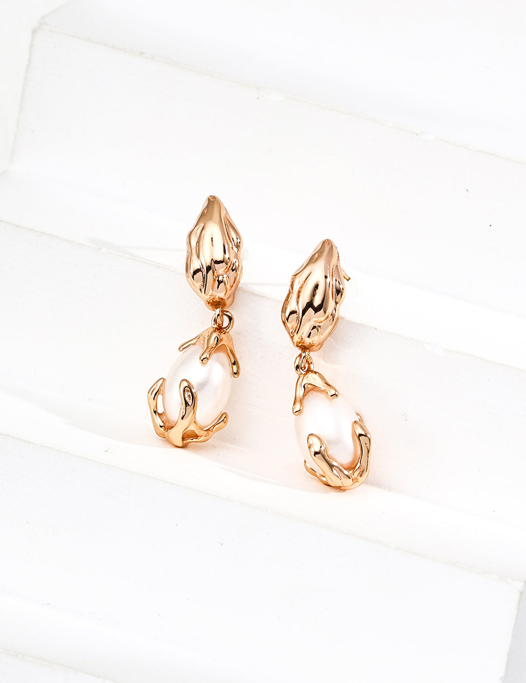 Vintage S925 Sterling Silver Gold Color Natural Pearl Earrings - Textured Flame Design