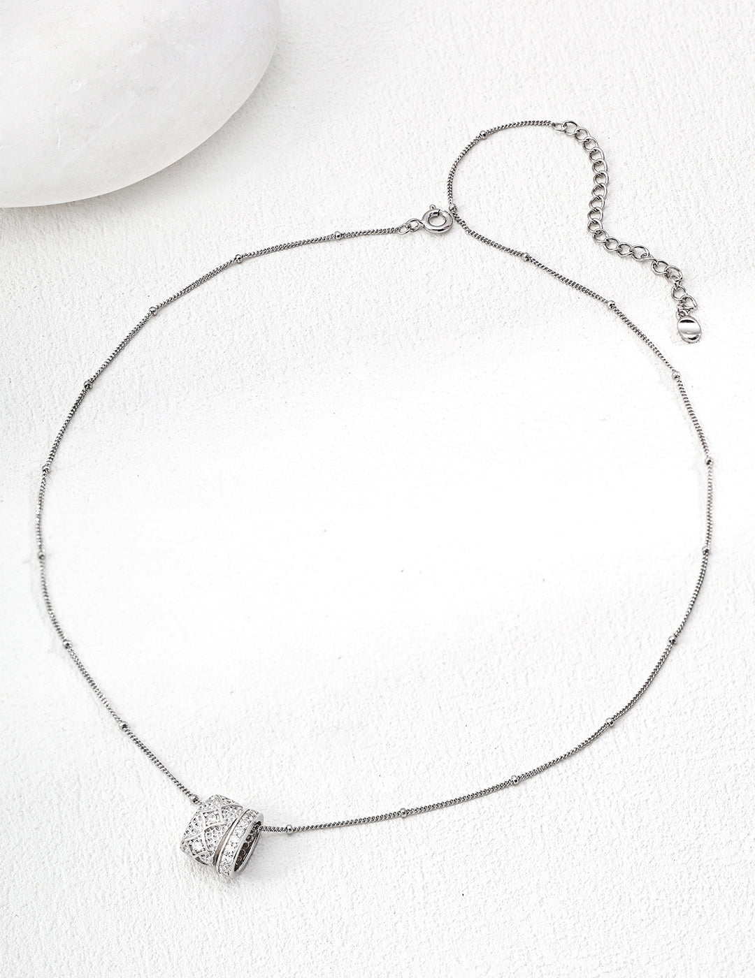 Vintage S925 Sterling Silver Zircon Pendant Necklace – Elegant Textured Design with Sparkling Zircon Accents, Adjustable Chain for Women