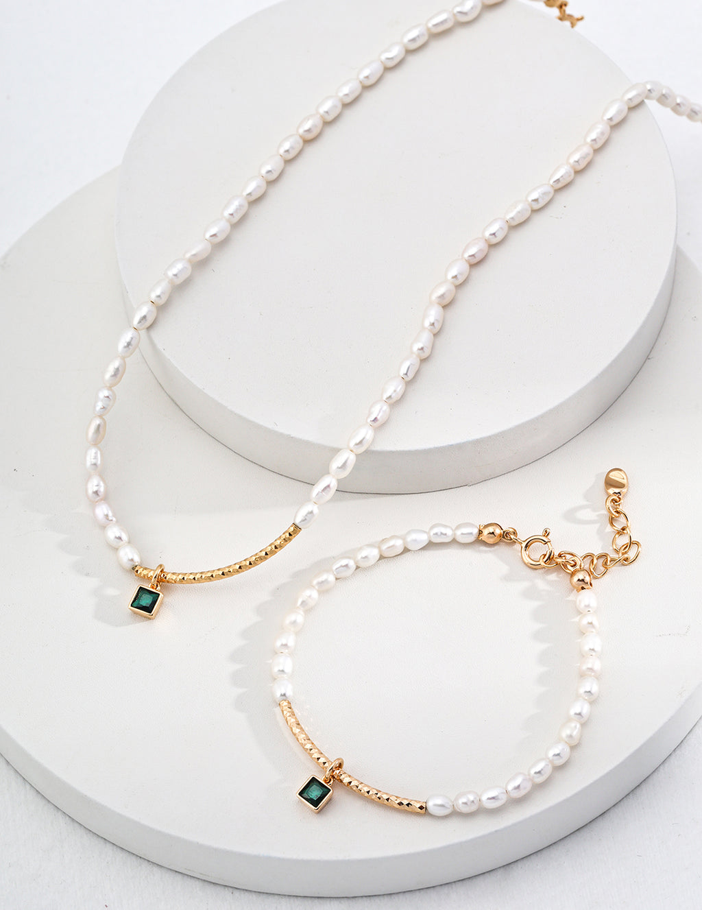 Vintage S925 Sterling Silver Pearl Bracelet - Adjustable Chain with Gold-Tone Links & Emerald-Cut Zircon Charm